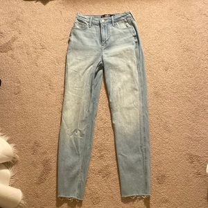 Never worn Hollister jeans.